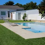 Con Piscina Vina De Millan Ferienhaus